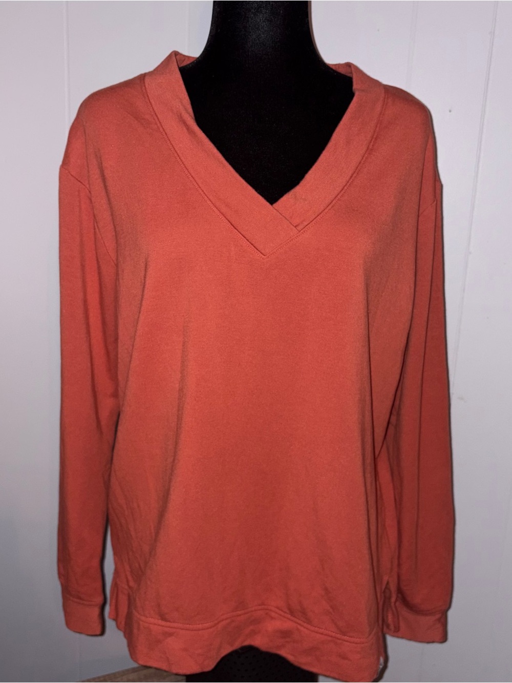 Orvis Sweatshirt V-Neck Dropped Shoulders Ultra Soft Rusty Orange Womens Medium